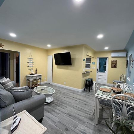 Gorgeous Beach Condo Sankt Petersburg Exterior foto