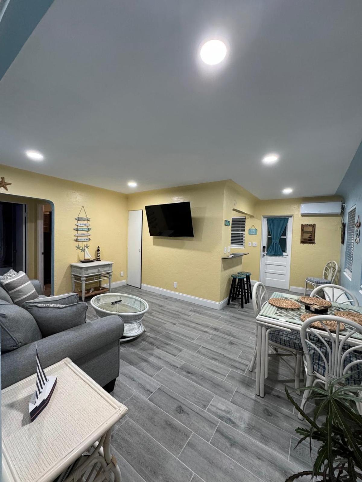 Gorgeous Beach Condo Sankt Petersburg Exterior foto